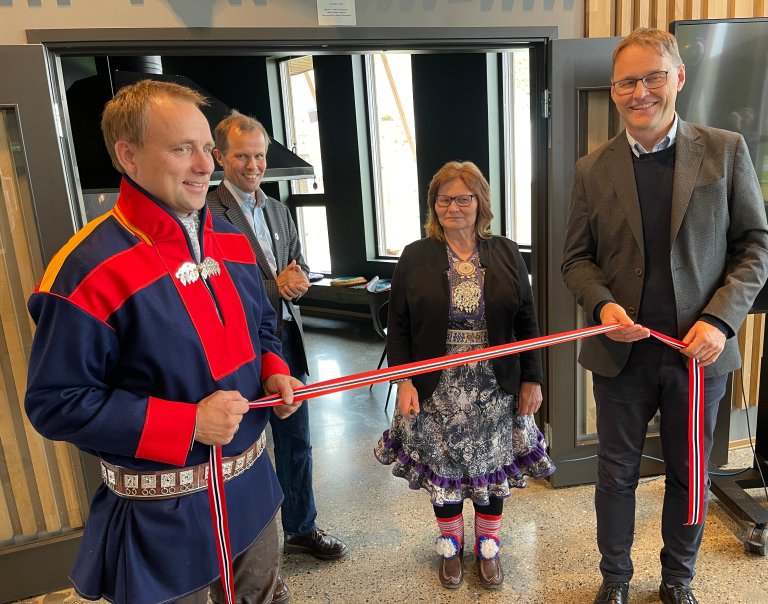 Lansering av appen Mearka med Leif Anders Somby fra Norske reindriftssamers landsforbund og Widar Skogan som er direktør avdeling reindrift i Landbruksdirektoratet.